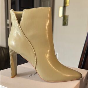 H by Halston Hally Taupe Vegan Leather Ankle Heeled Boots BRAND NEW‼️SIZE 8 NIB